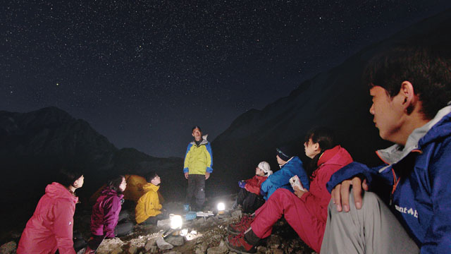 「剣の山」のワンシーン